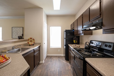 Kitchen at Portico at Lanier located in Gainesville, GA 30504